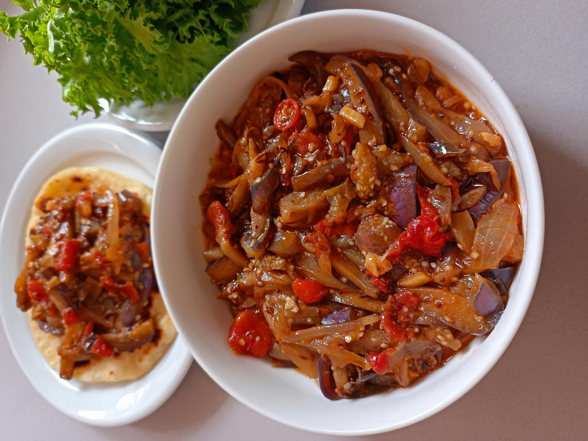 Eggplant and Tomatoe Stir Fry - Eggplant Curry