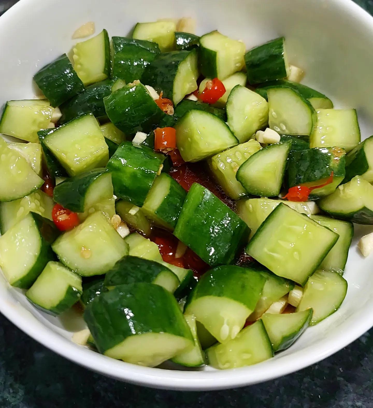 Asian Style Crunchy Cucumber Salad